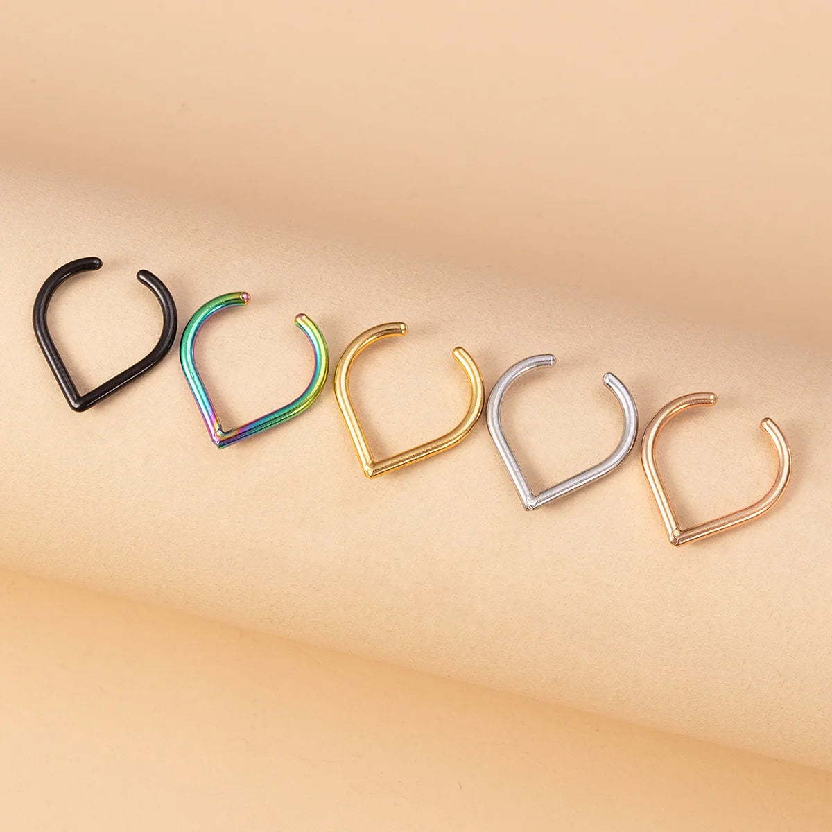 Faux Piercing Septum en Cœur pour le Nez