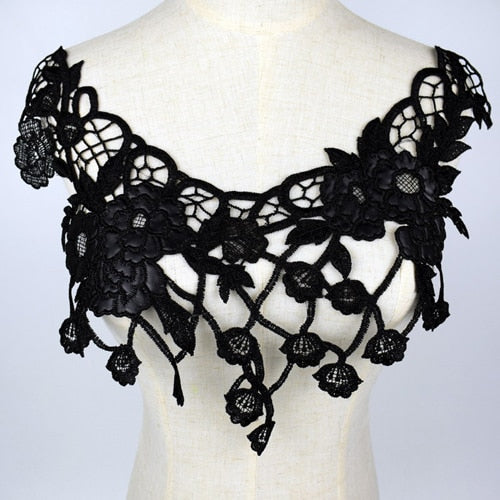 Cache décolleté en collier de dentelle brodé - 17