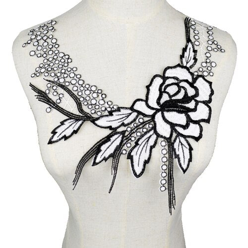 Cache décolleté en collier de dentelle brodé - 12