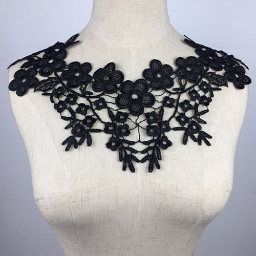 Cache décolleté en collier de dentelle brodé - 9