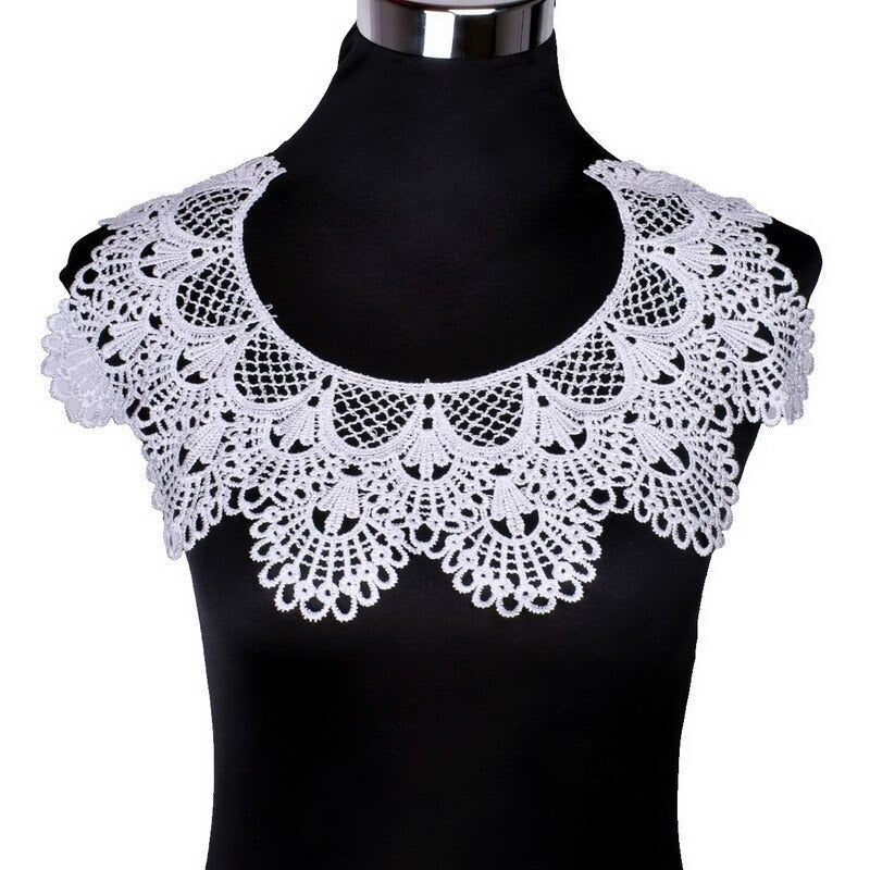 Cache décolleté blanc