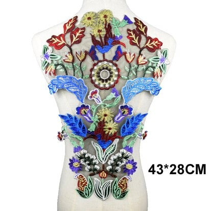 Cache décolleté en tissu brodé bleu 18