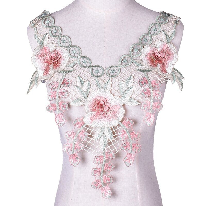 Cache décolleté en tissu brodé en fleur 18