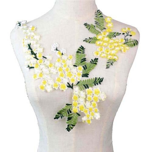 Cache décolleté en tissu brodé en fleur 13