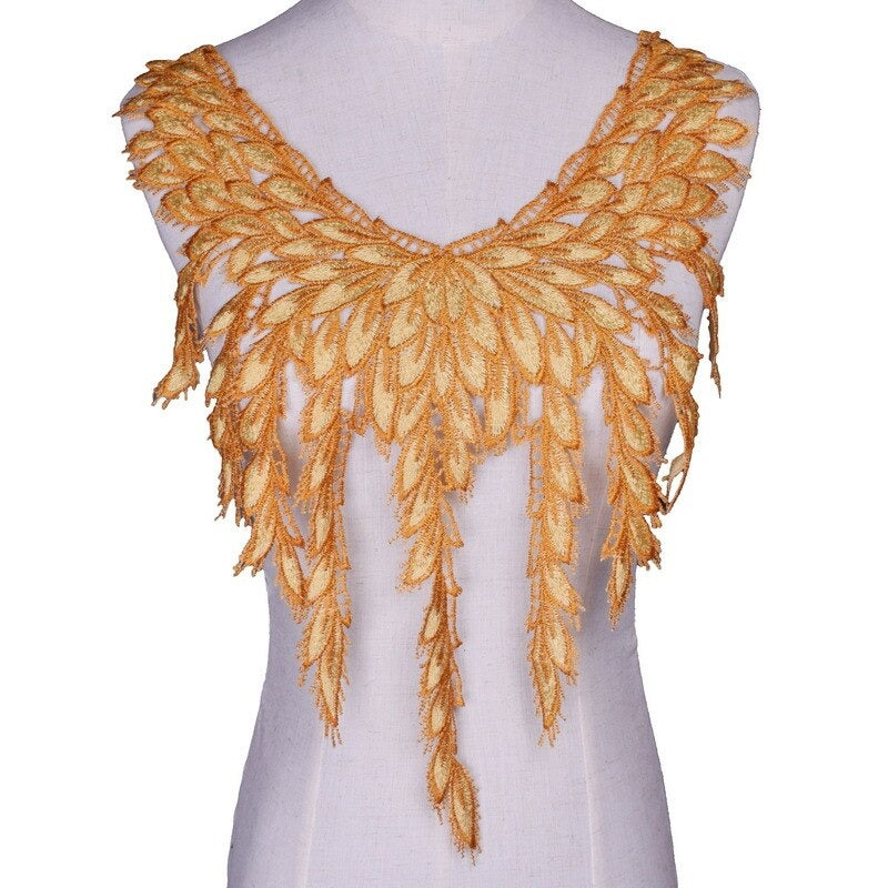 Cache décolleté en tissu brodé en fleur 14