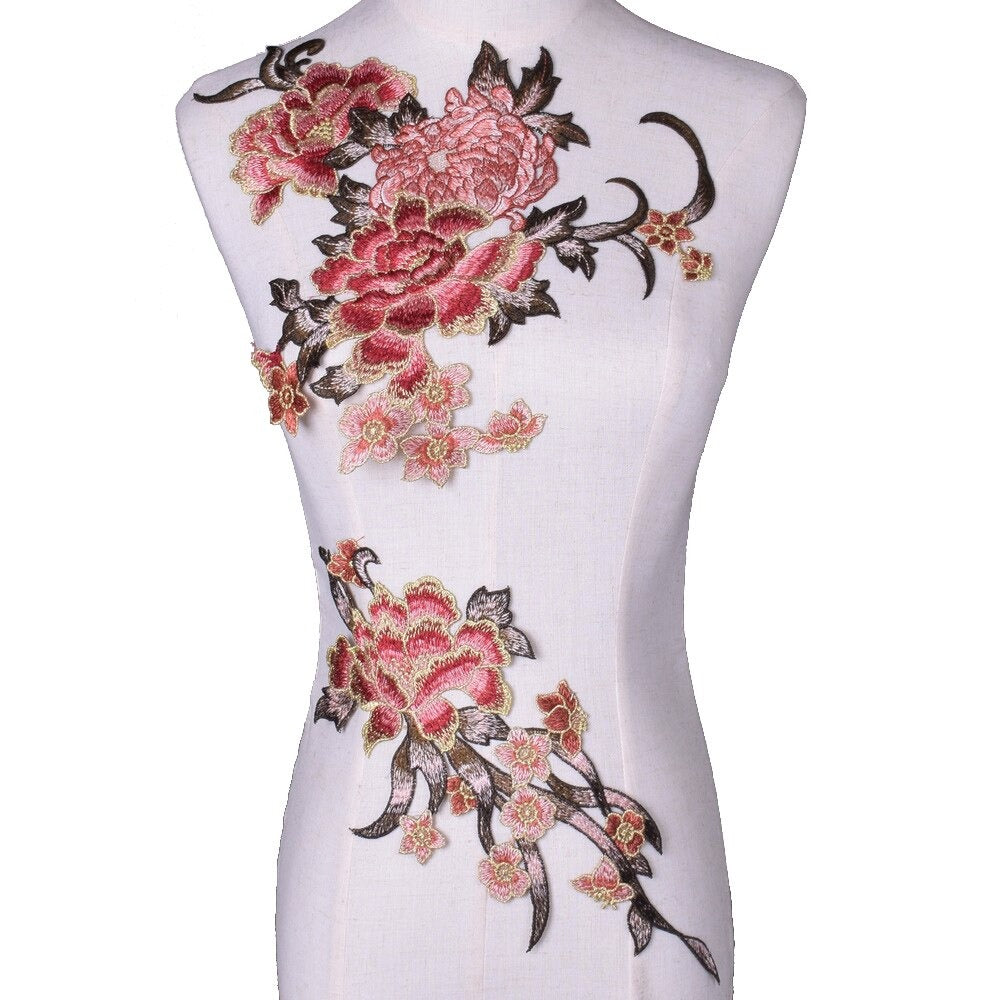 Cache décolleté en tissu brodé en fleur 2