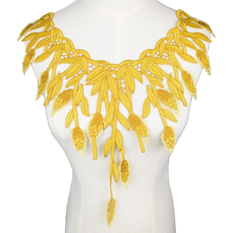 Cache décolleté en tissu brodé en fleur 21