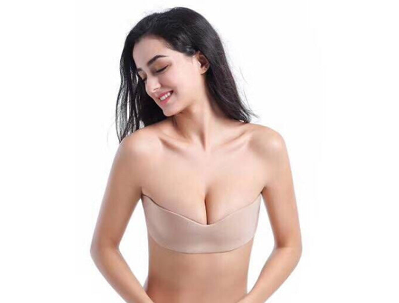 Soutien-gorge adhésif en silicone avec le modèle en beige